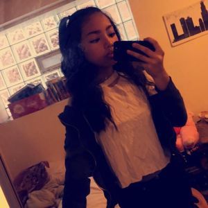 Meet your Posher, Levinia